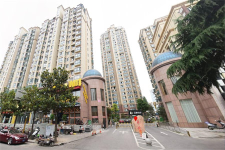 十五中宿舍好楼层，2室2厅，十五中南墙